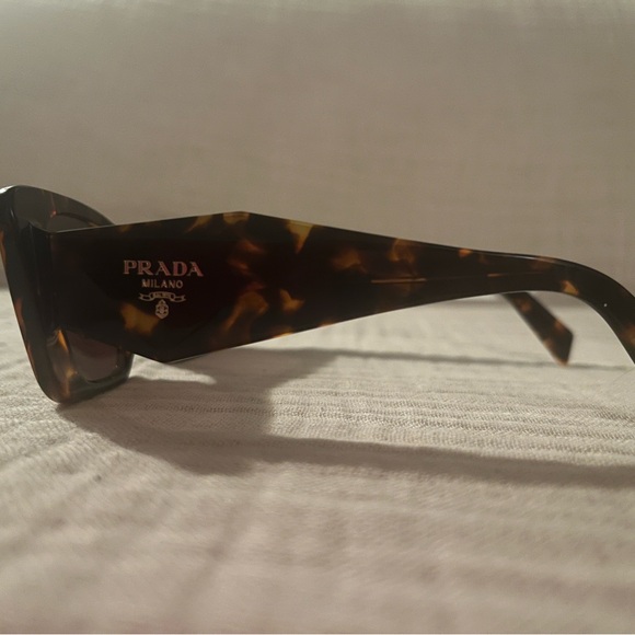 Prada PR 08YS - 01V8C1 Sunglasses HAVANA HONEY w/DARK BROWN 51mm - Picture 5 of 6